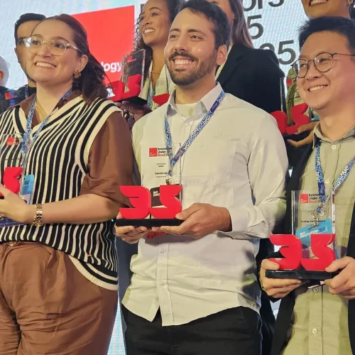Gabriel Lins na premiação Innovators Under 35
